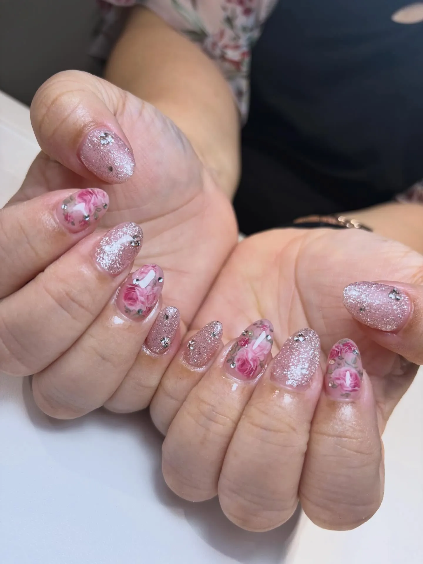 上品⁡な薔薇🌹nail